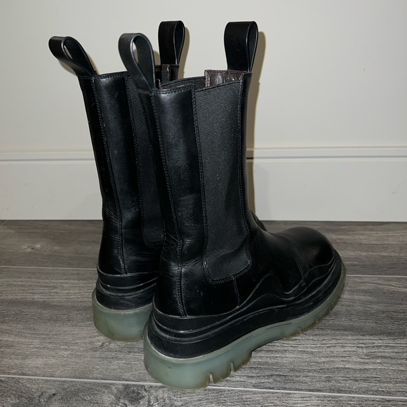 Bottega Veneta Chelsea Boot - Picture 3 of 7